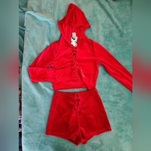Iheartraves red velvet set